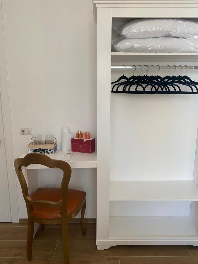 Ludo'S Rooms กาญารี ภายนอก รูปภาพ