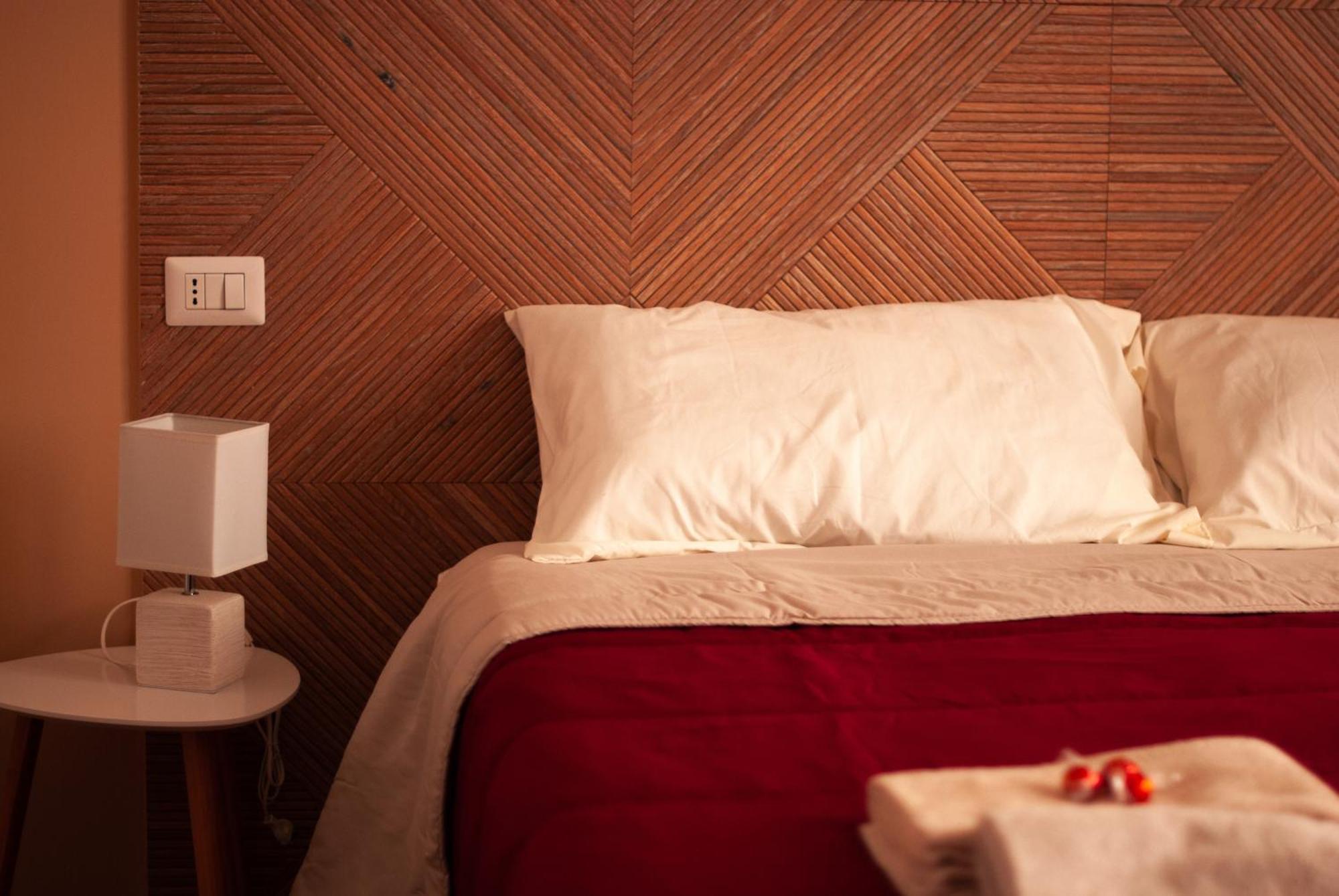 Ludo'S Rooms กาญารี ภายนอก รูปภาพ