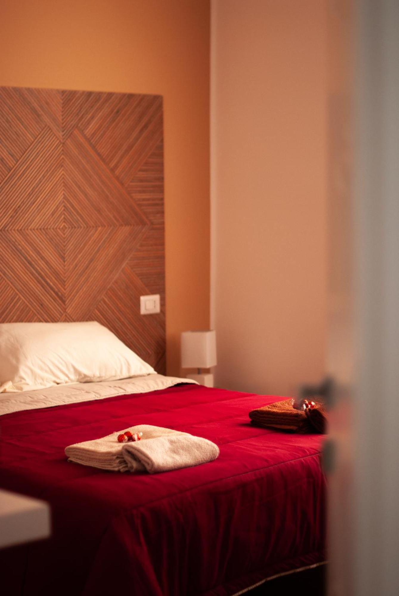Ludo'S Rooms กาญารี ภายนอก รูปภาพ
